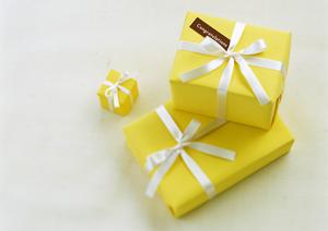 縁起のいい「扇子」でお祝いの気持ちを伝えませんか